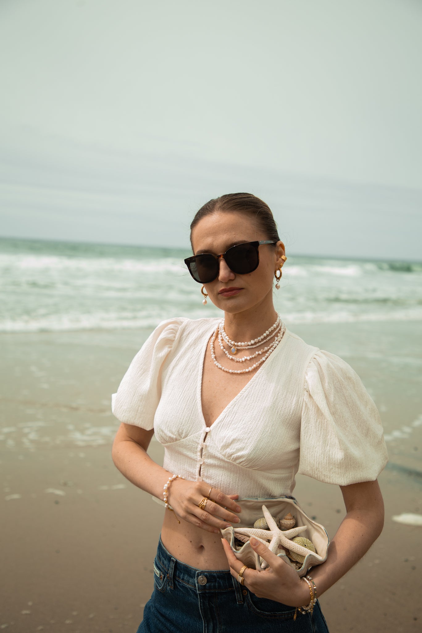 Bussana Handmade Pearl Necklace With Moonstone