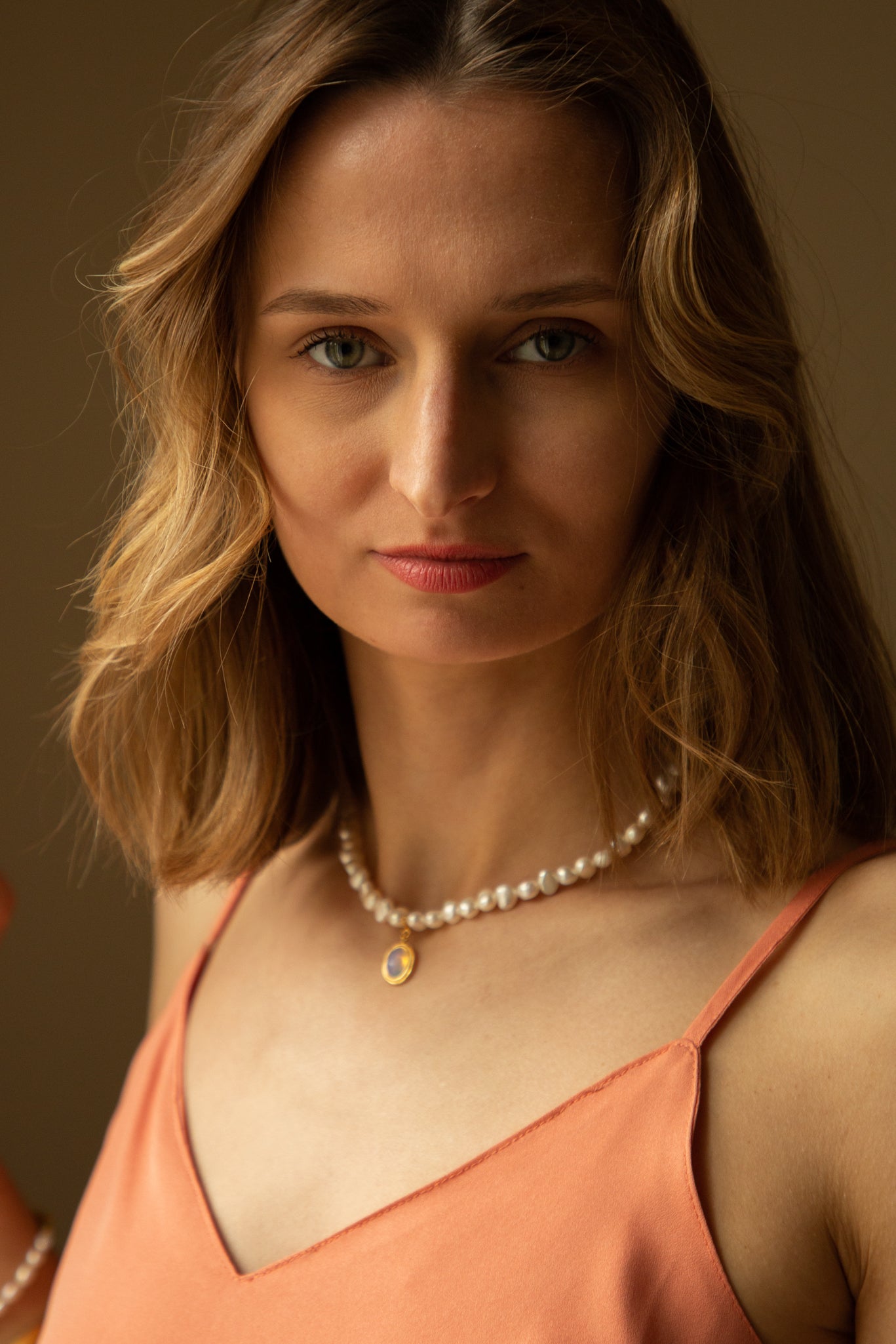 Bussana Handmade Pearl Necklace With Moonstone