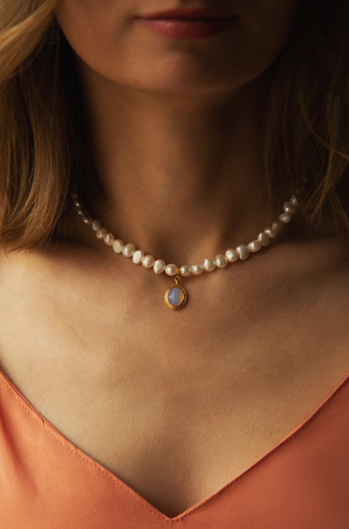 Bussana Handmade Pearl Necklace With Moonstone