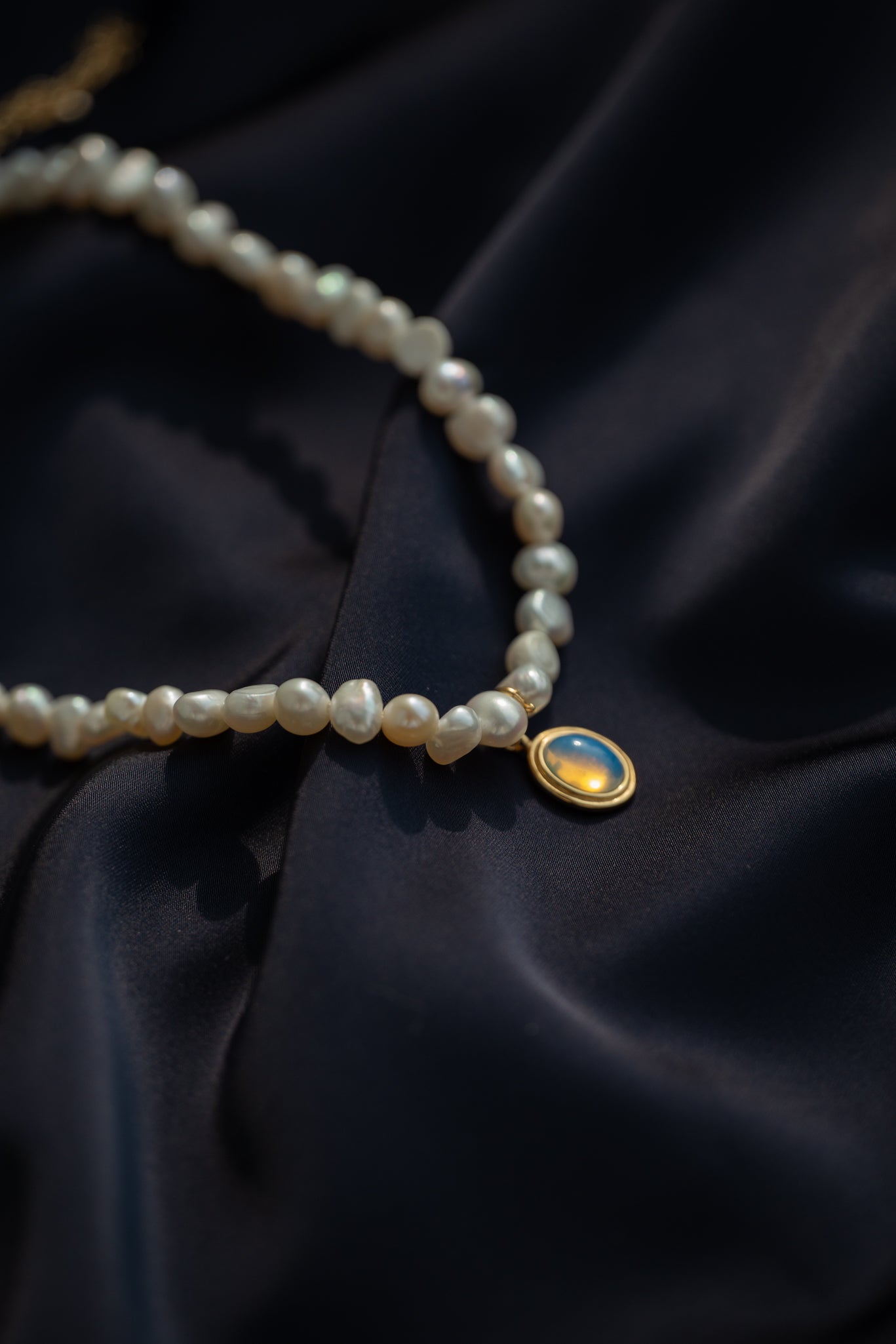 Bussana Handmade Pearl Necklace With Moonstone