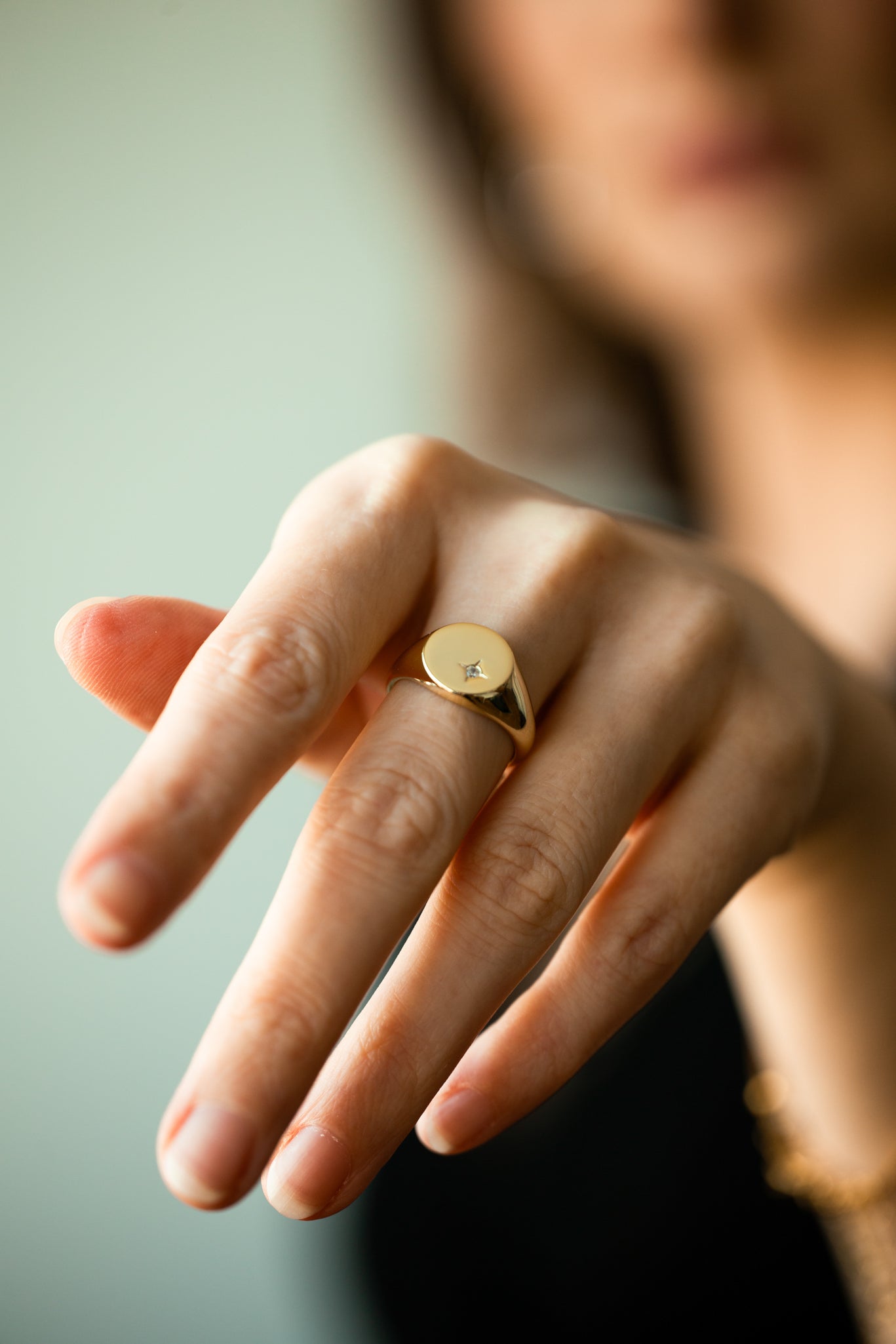 Venus 18K Gold Ring