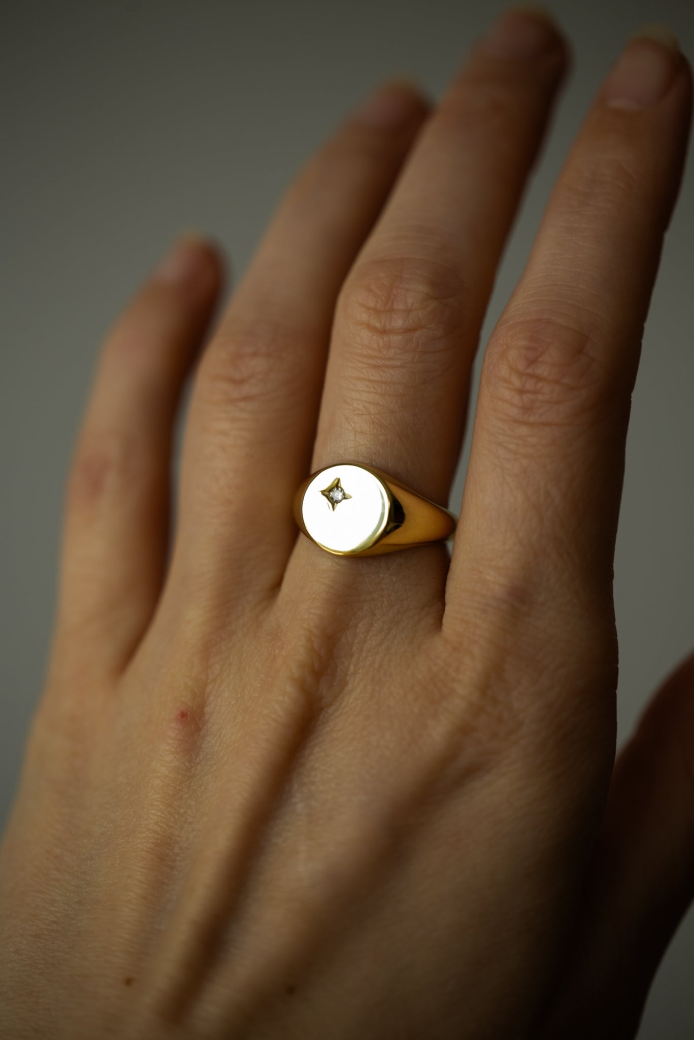 Venus 18K Gold Ring