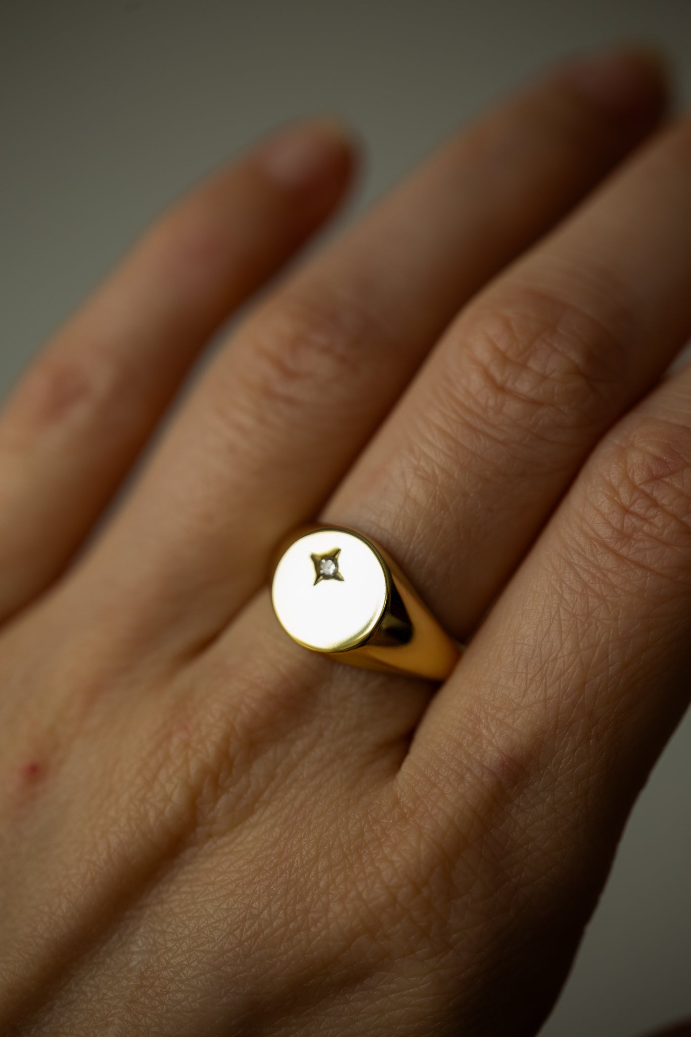 Venus 18K Gold Ring