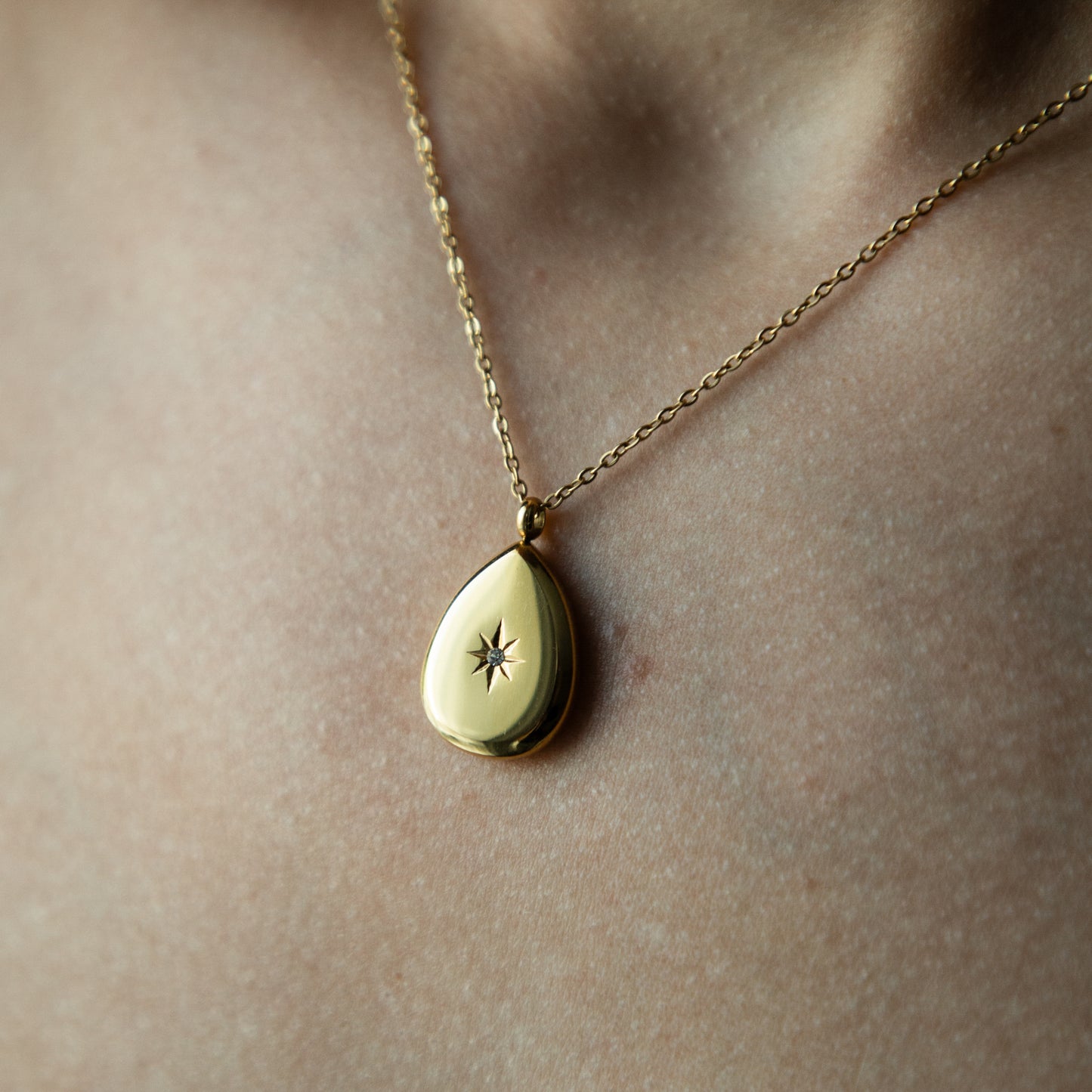 Nicole 18K Pendant Necklace