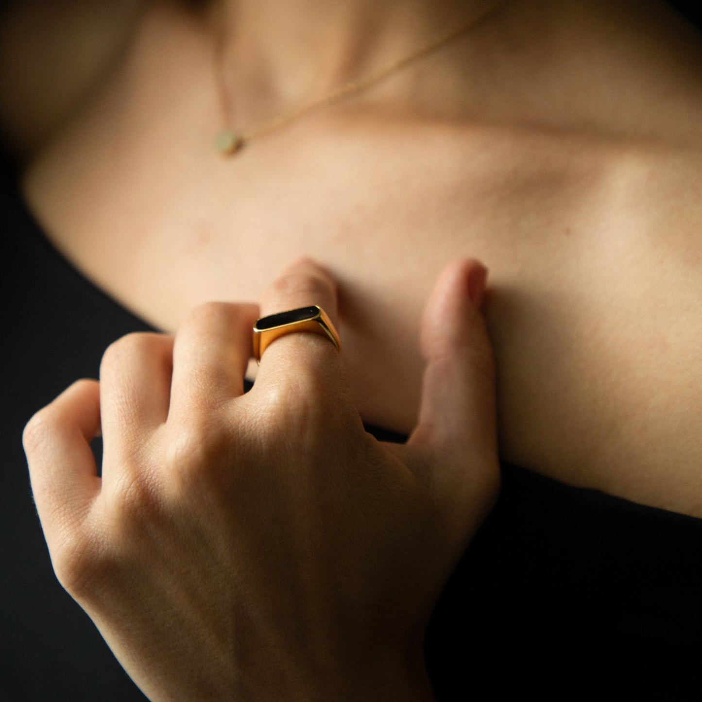 Umbra 18K Ring
