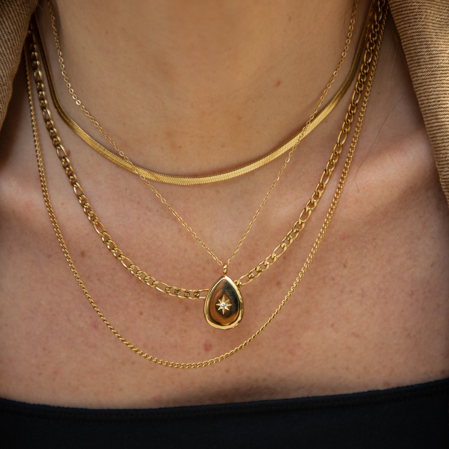 Nicole 18K Pendant Necklace