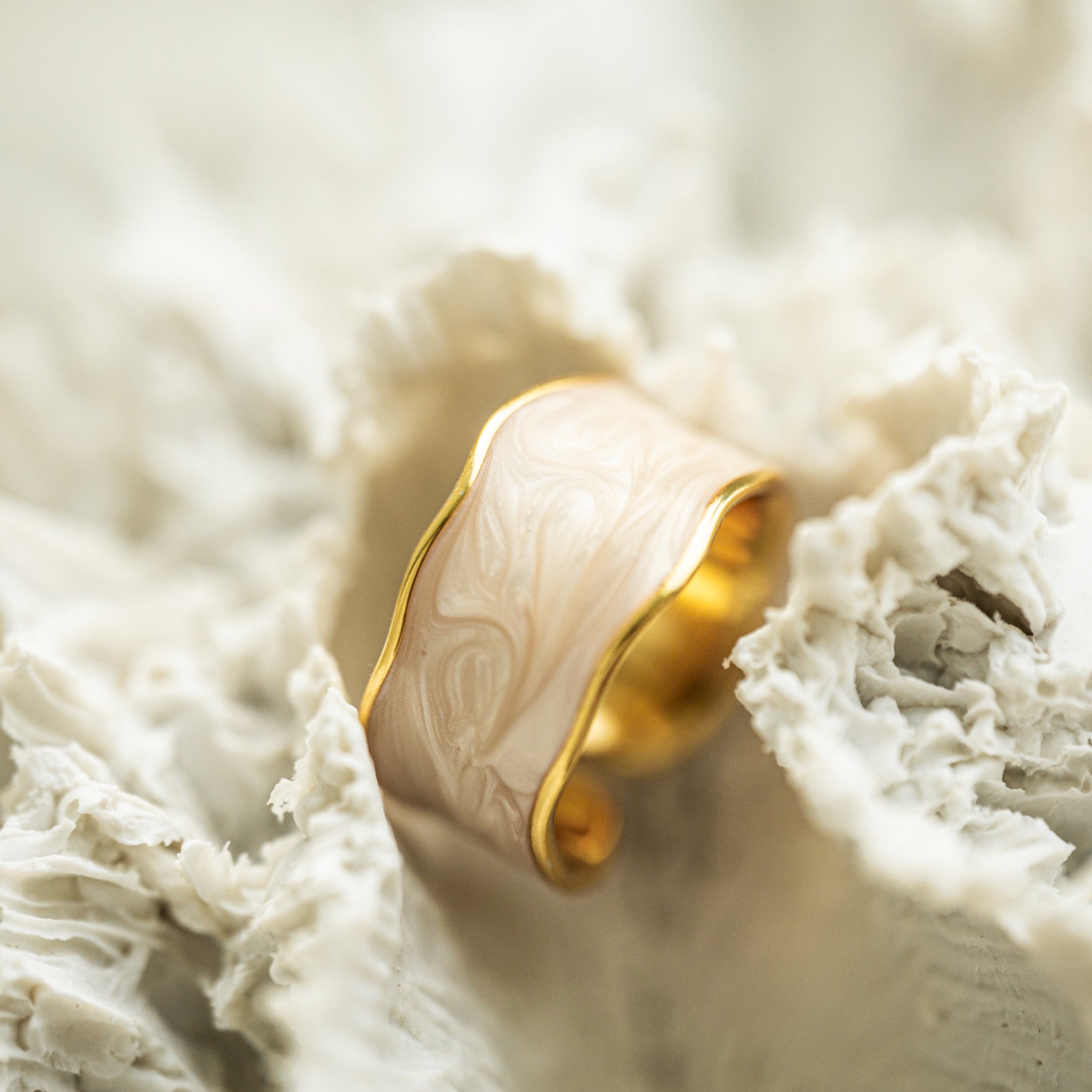 Irvin Ivory Ring – LAKONIQUE