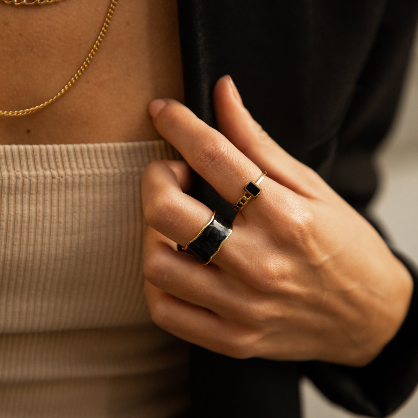 Irvin Black Ring